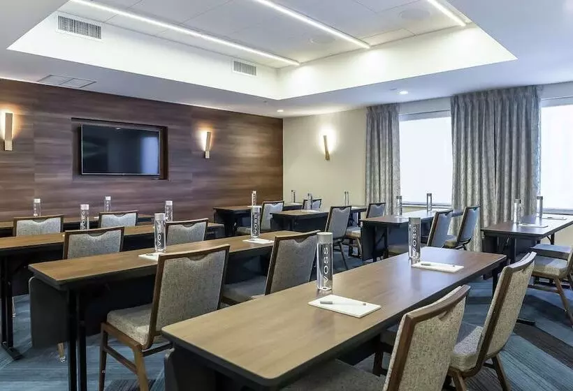 هتل Hampton Inn & Suites Bridgeview Chicago