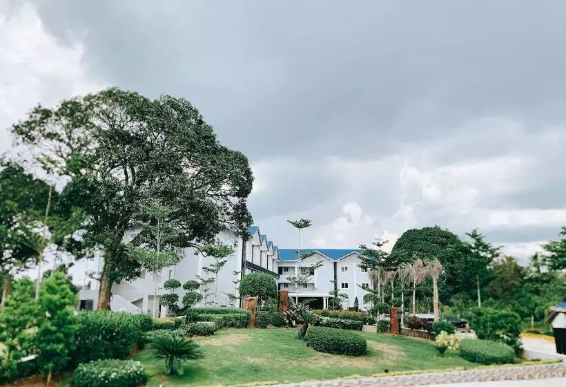 Starview Hotel And Resort