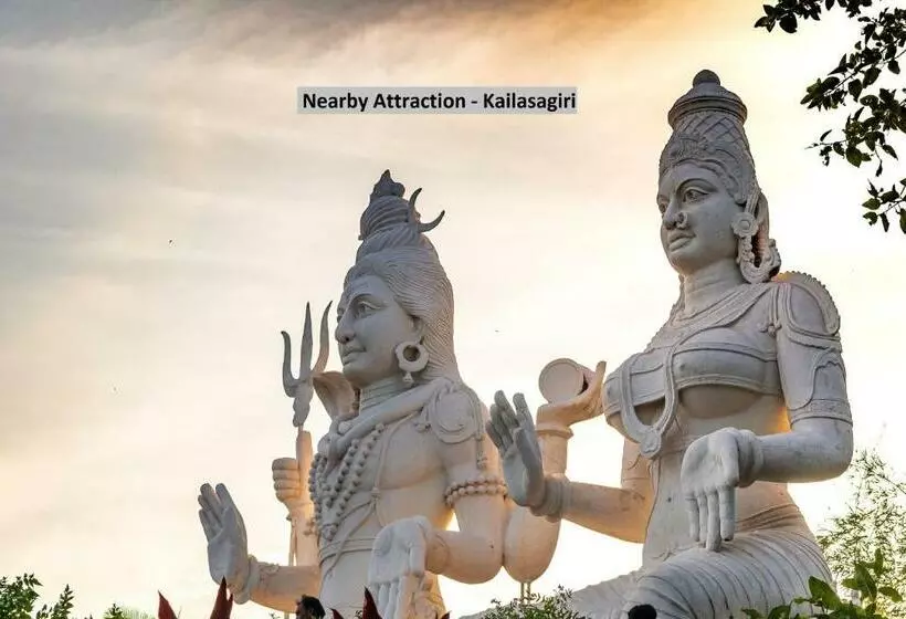 Super Hotel O Adarsh Nagar Near Kavya Hospital