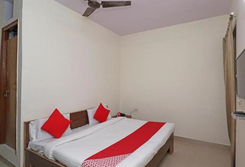 Oyo 30907 Hotel Dwaper Grand