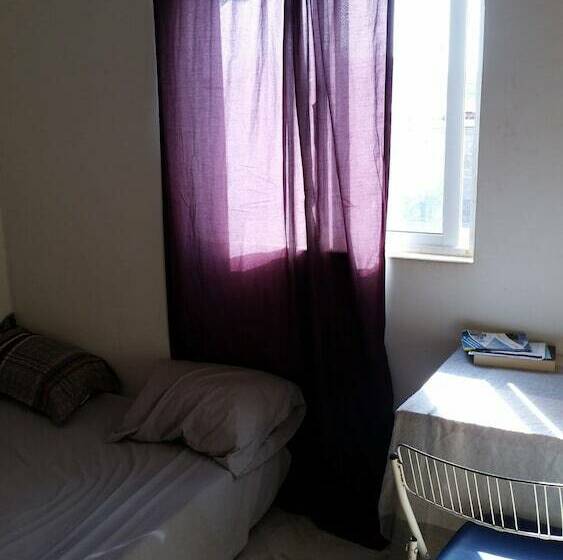 تختخواب و صبحانه Pensão Nossa Lar