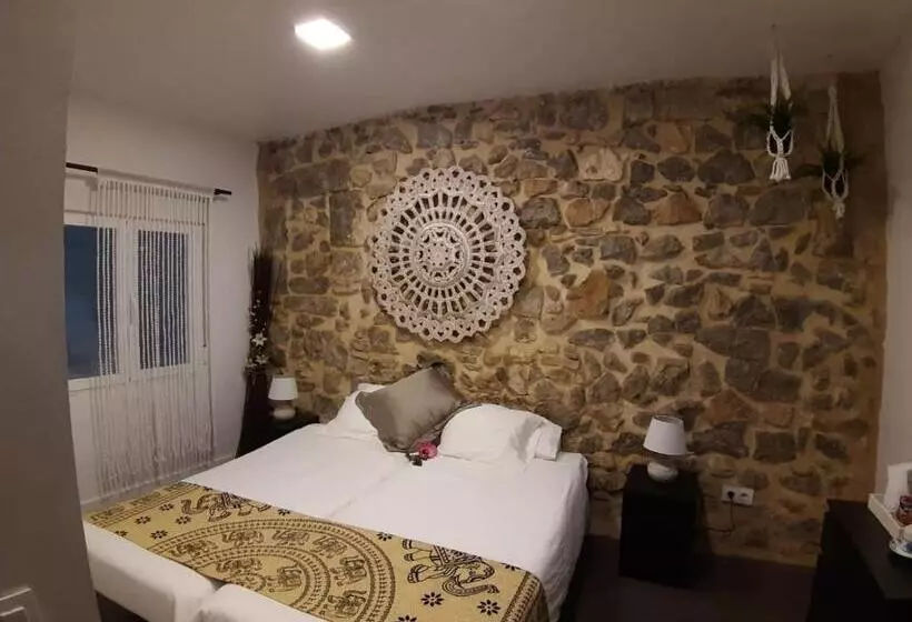 پانسیون Ananda Beach Rooms