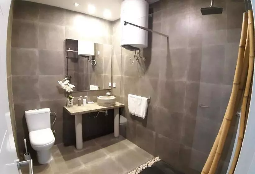 پانسیون Ananda Beach Rooms