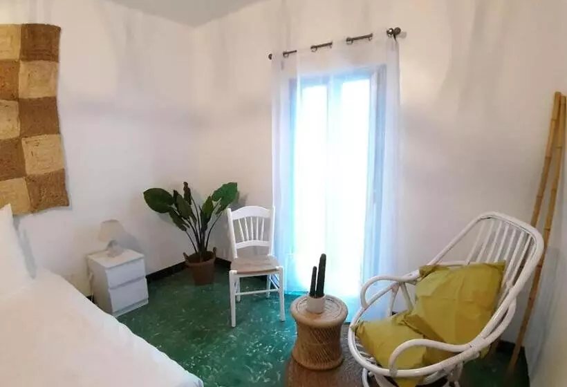 پانسیون Ananda Beach Rooms
