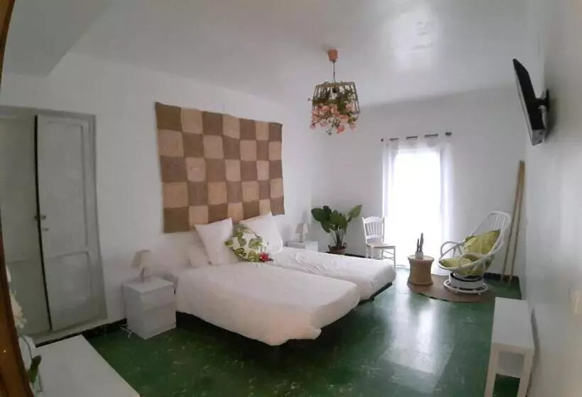 پانسیون Ananda Beach Rooms