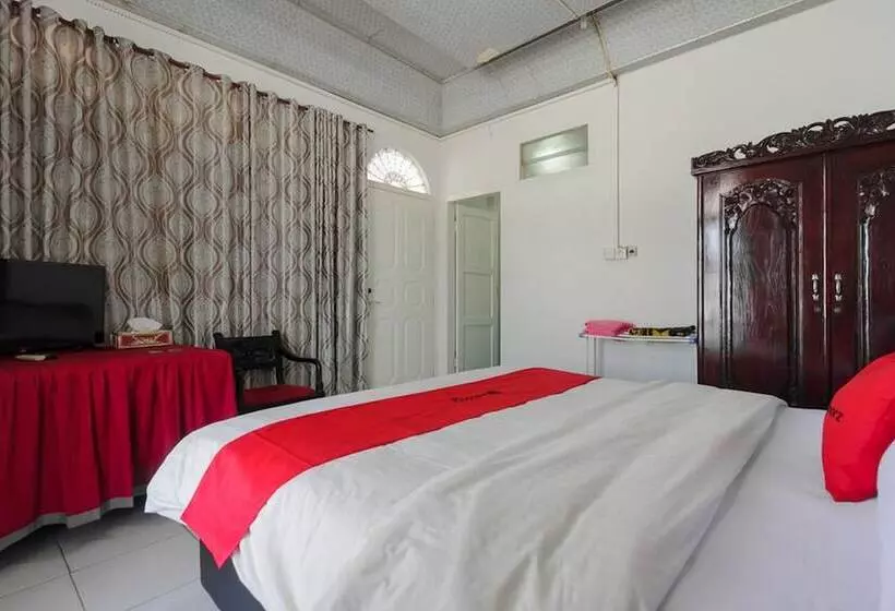 ホテル Reddoorz Syariah Near Universitas Negeri Padang