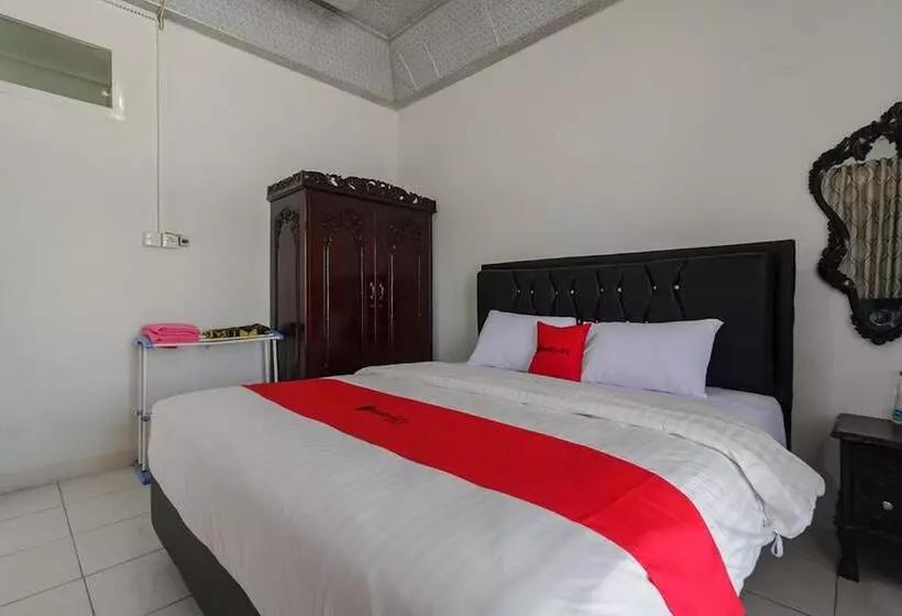 ホテル Reddoorz Syariah Near Universitas Negeri Padang