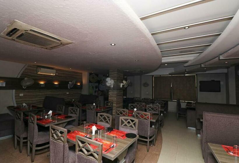 Oyo 30119 Hotel Kanishk