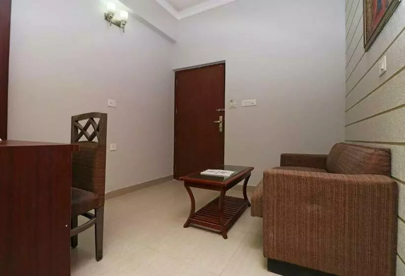 Oyo 30119 Hotel Kanishk