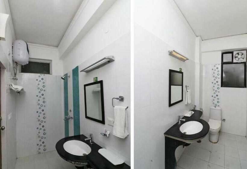 Oyo 30119 Hotel Kanishk