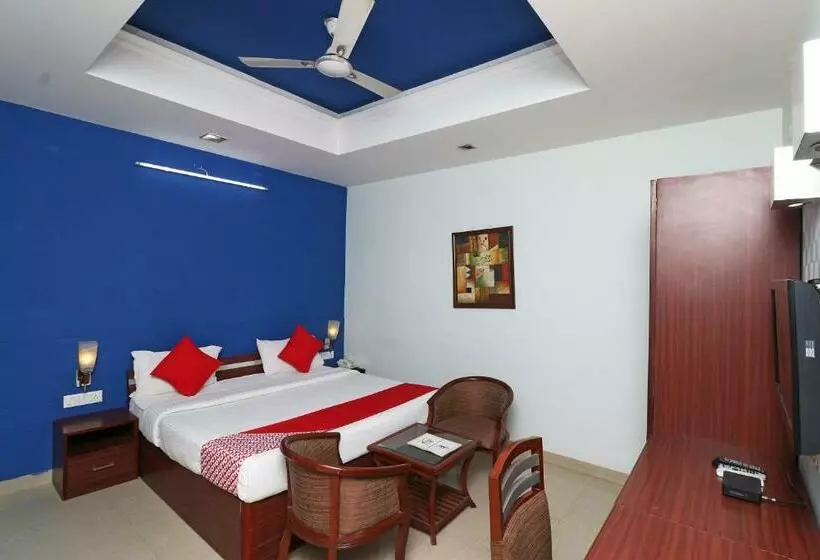 Oyo 30119 Hotel Kanishk