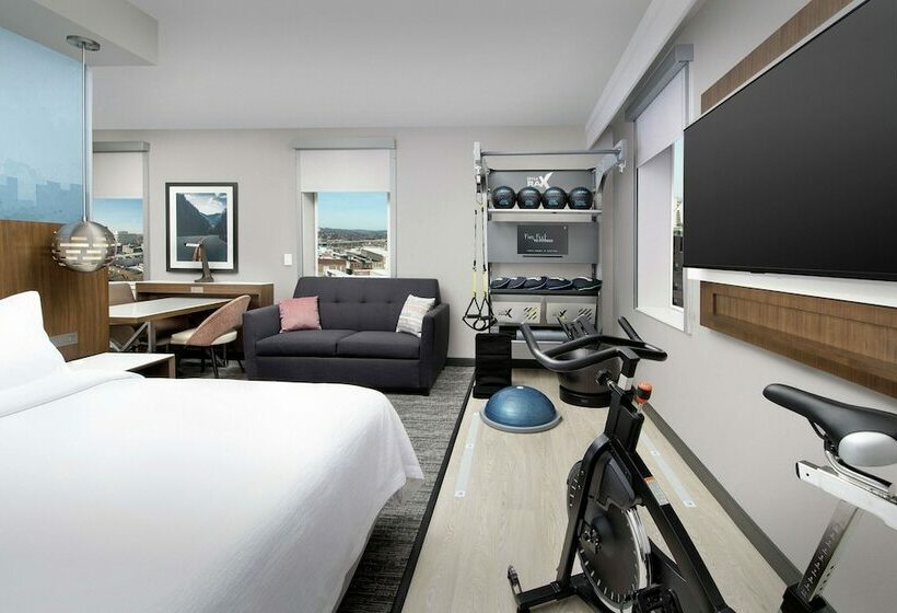 فندق Embassy Suites By Hilton Knoxville Downtown