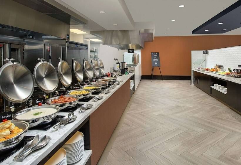 فندق Embassy Suites By Hilton Knoxville Downtown