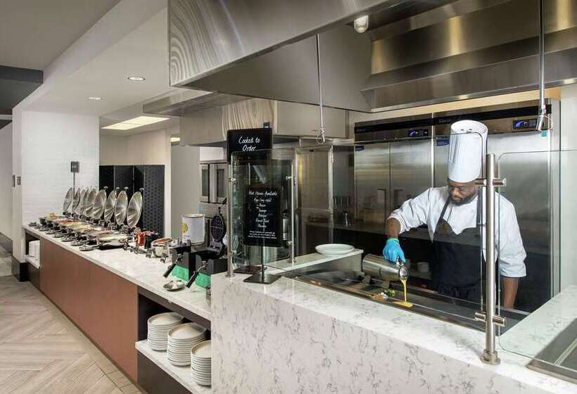 فندق Embassy Suites By Hilton Knoxville Downtown