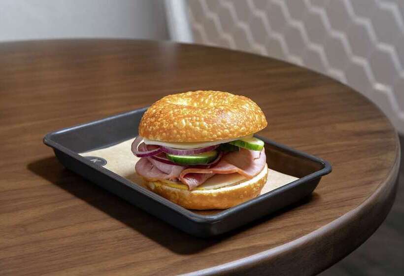 فندق Embassy Suites By Hilton Knoxville Downtown