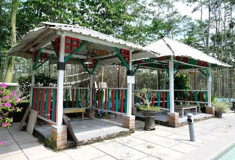 ホテル Reddoorz At Damar Mas Gunung Kelud Kediri