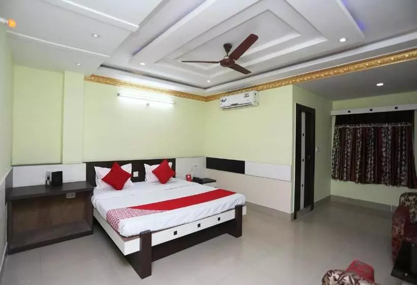 Oyo 27903 Hotel Blue Moon