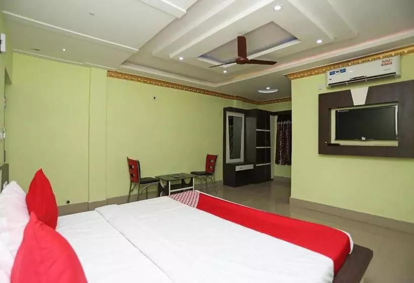 Oyo 27903 Hotel Blue Moon