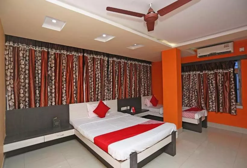 Oyo 27903 Hotel Blue Moon
