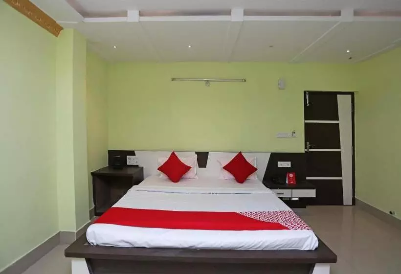 Oyo 27903 Hotel Blue Moon