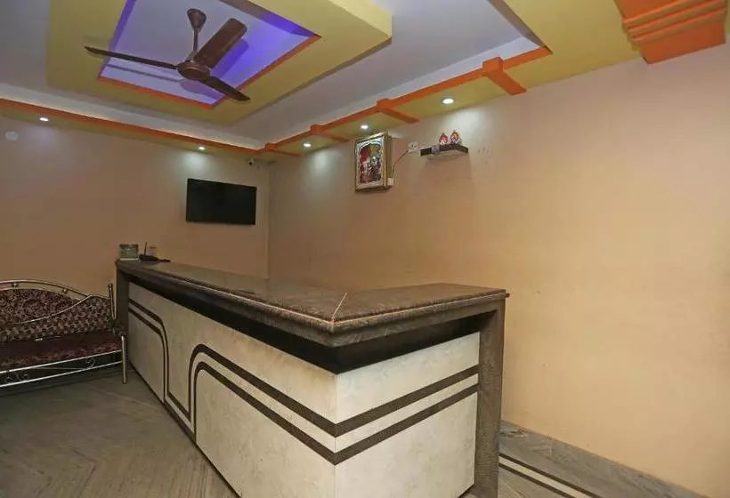 Oyo 27903 Hotel Blue Moon