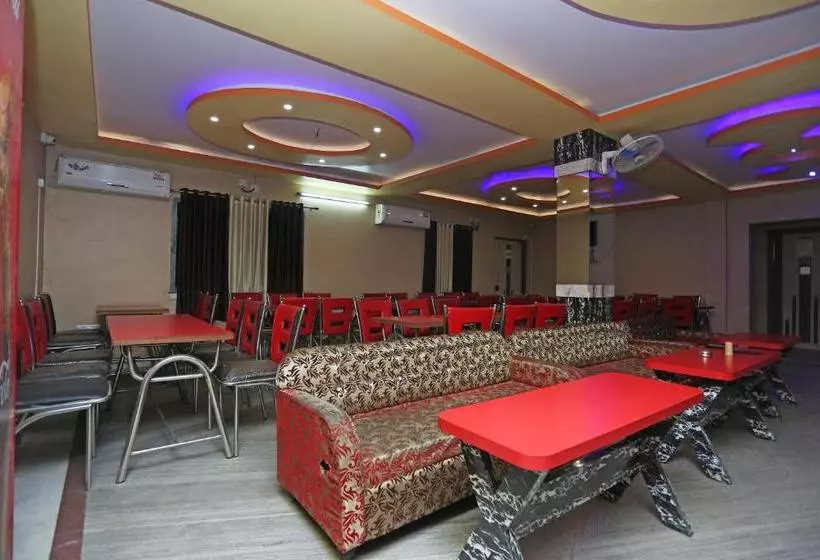 Oyo 27903 Hotel Blue Moon