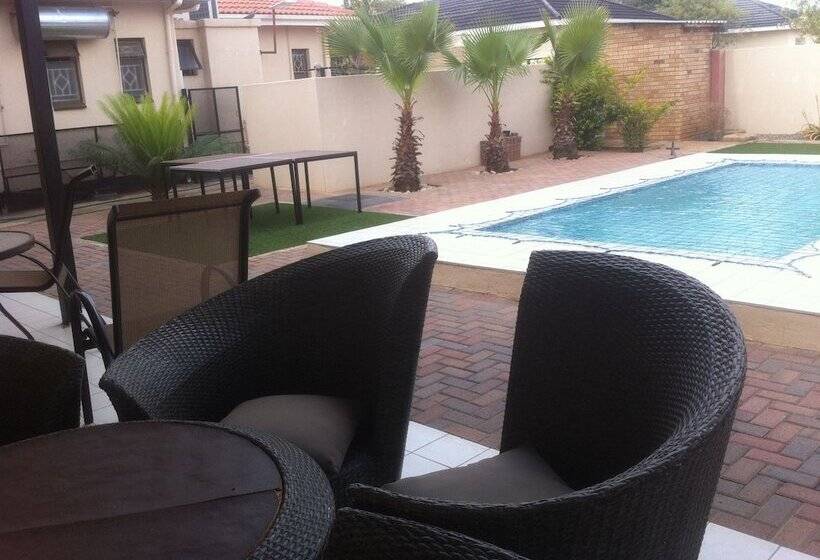 پانسیون Cycad Palm Guest House