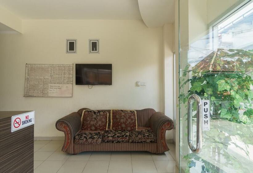 Pensjonat Reddoorz @ Jalan Jenderal Sudirman Palembang 2