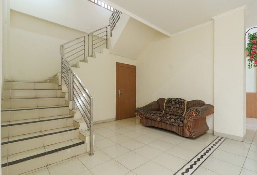 Pensjonat Reddoorz @ Jalan Jenderal Sudirman Palembang 2