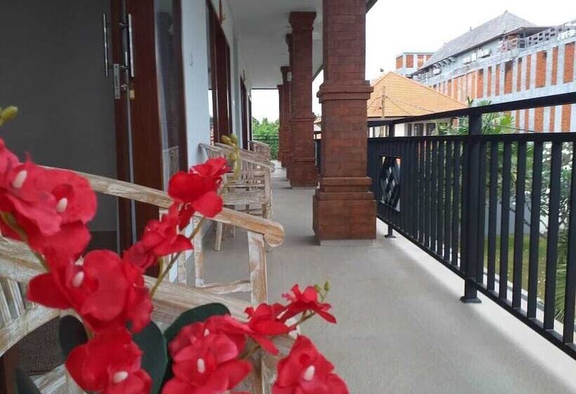 استراحتگاه The Lonceng Canggu