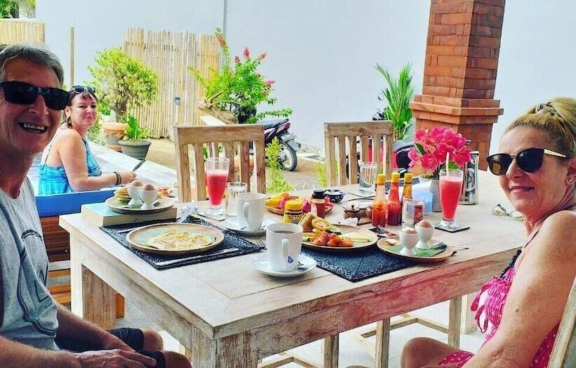 استراحتگاه The Lonceng Canggu