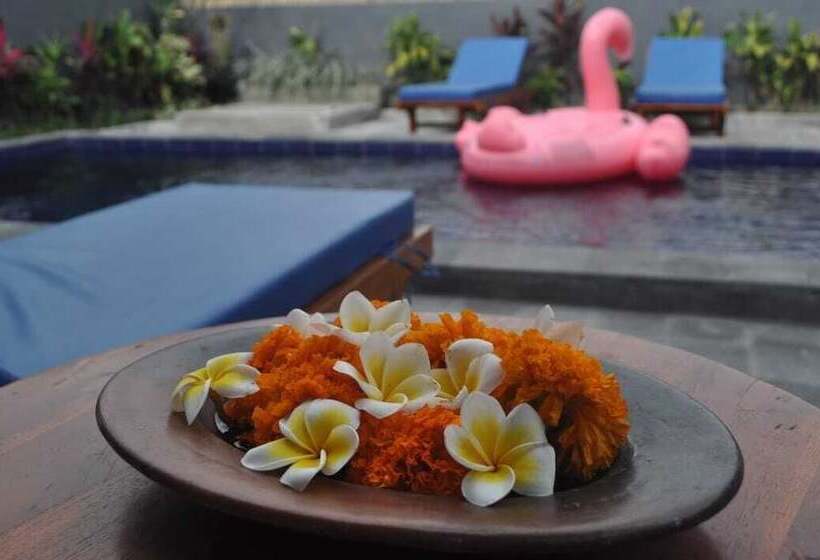 استراحتگاه The Lonceng Canggu