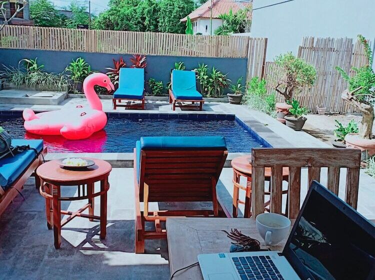 استراحتگاه The Lonceng Canggu