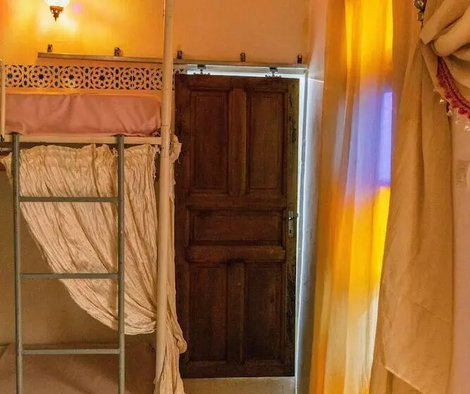Sendis Hostel