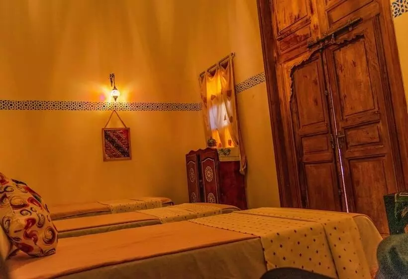 Sendis Hostel
