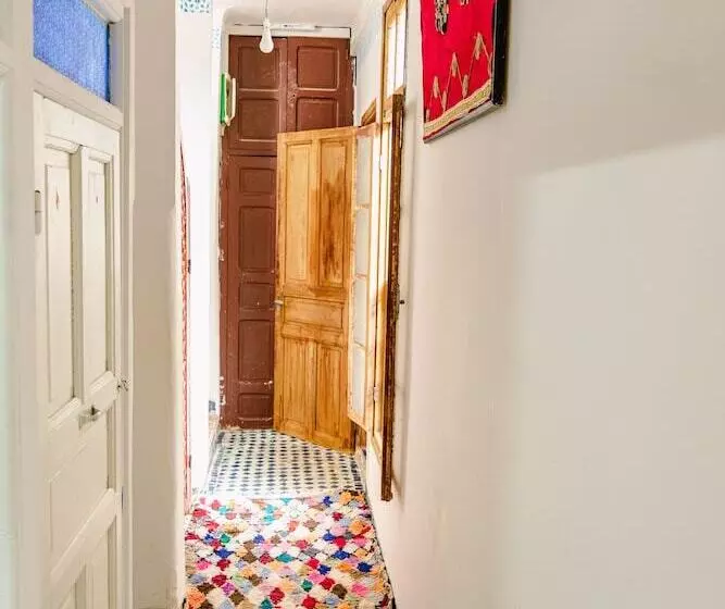 Sendis Hostel