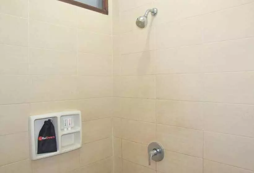 ペンション Reddoorz Syariah Near Rs Graha Husada Lampung