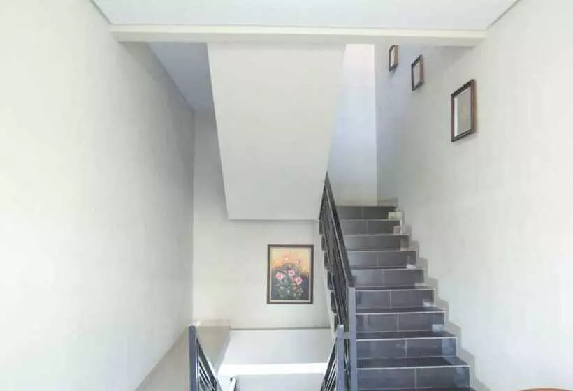 ペンション Reddoorz Syariah Near Rs Graha Husada Lampung