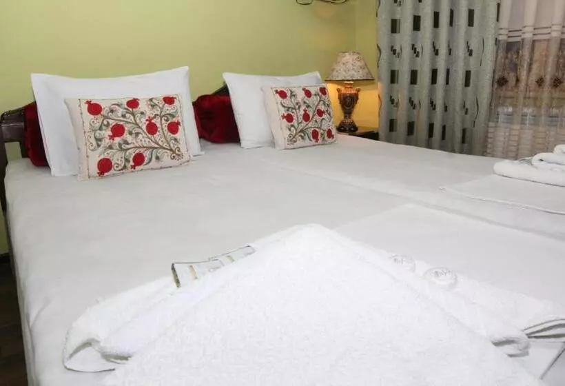 پانسیون Al Mansur