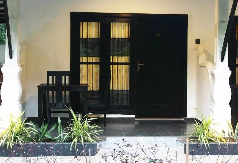 ベッドアンドブレックファースト Amron Resort Sigiriya