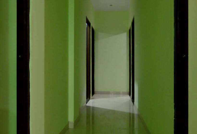 Oyo Flagship 29595 Hotel Samrat