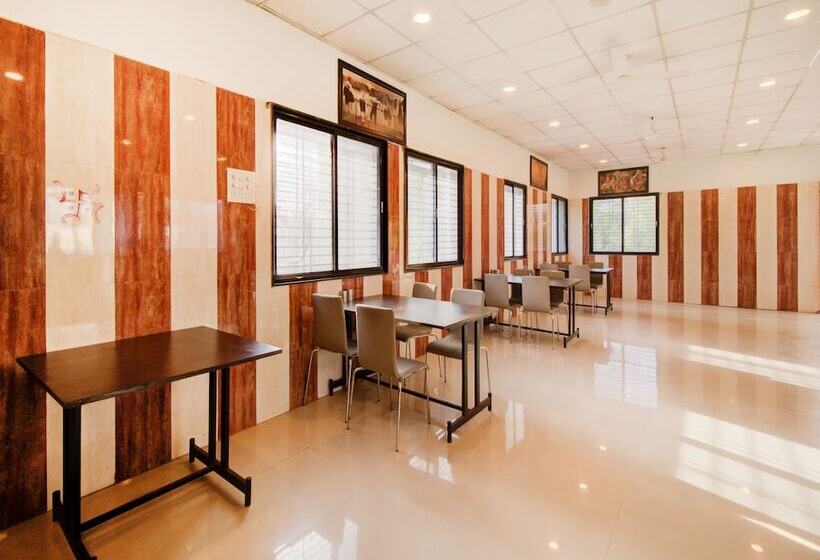 Oyo Flagship 29595 Hotel Samrat