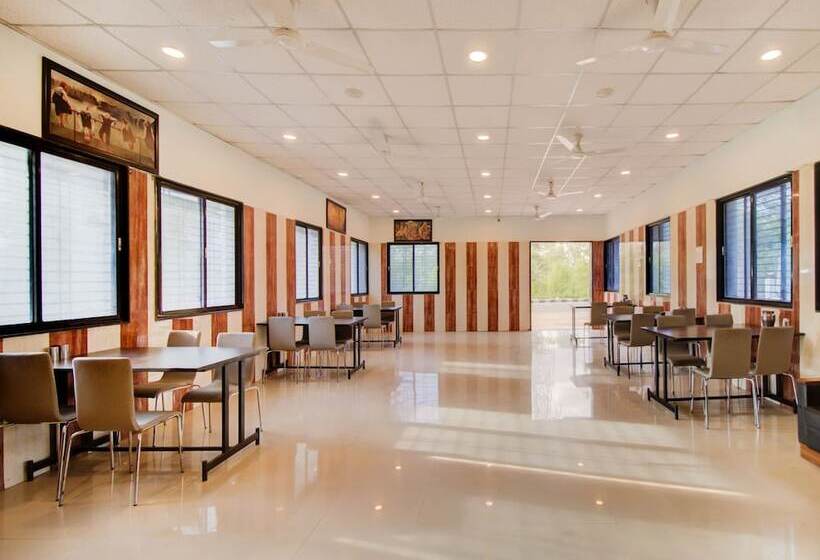 Oyo Flagship 29595 Hotel Samrat