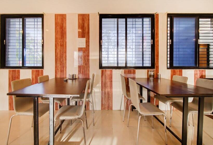 Oyo Flagship 29595 Hotel Samrat