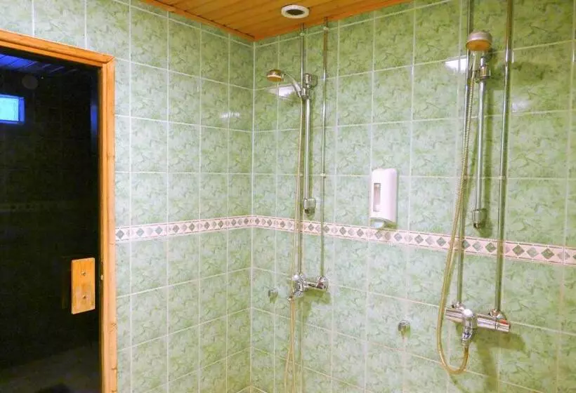 Retkeilymaja Linnanpiha Bed & Breakfast