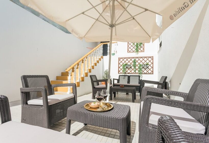 مبيت وإفطار Yey Atouguia Da Baleia