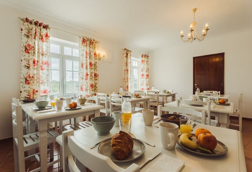 مبيت وإفطار Yey Atouguia Da Baleia