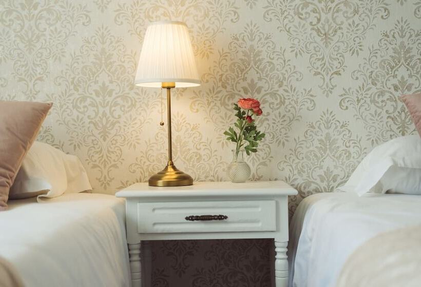 مبيت وإفطار Yey Atouguia Da Baleia