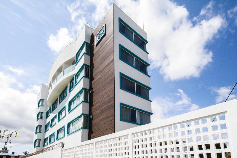 هتل Azure Lofts & Pool