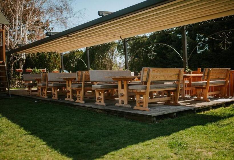 تختخواب و صبحانه Vinska Kuca Kovacevic